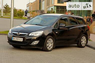 Универсал Opel Astra 2011 в 