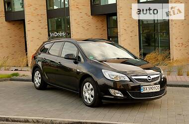Opel Astra 2011