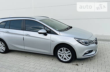 Универсал Opel Astra 2016 в Киеве