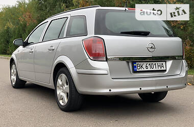 Универсал Opel Astra 2006 в Ровно