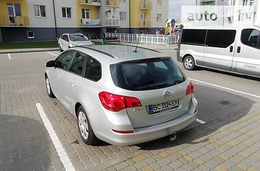 Универсал Opel Astra 2011 в Львове