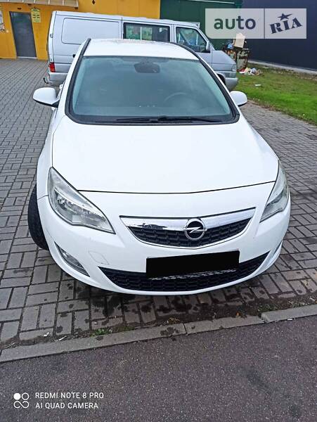 Opel Astra 2012