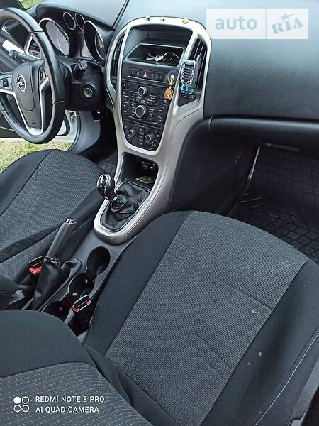 Універсал Opel Astra 2012 в Стрию