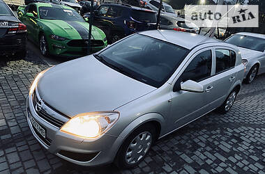 Хэтчбек Opel Astra 2007 в Львове