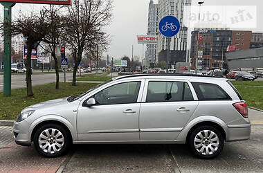 Универсал Opel Astra 2005 в Львове