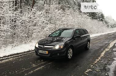 Opel Astra 2011