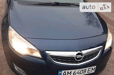 Универсал Opel Astra 2011 в Коростене