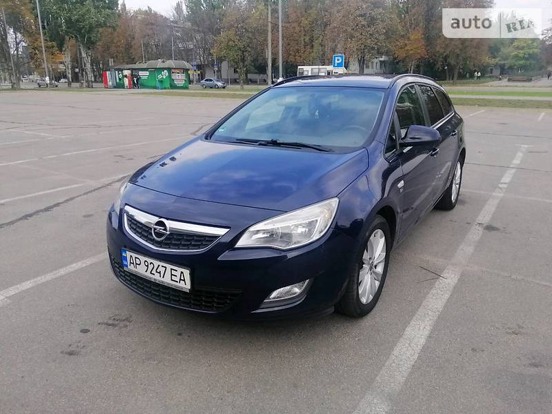 Универсал Opel Astra 2012 в Запорожье