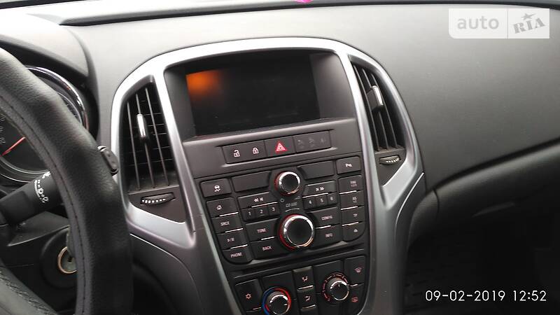 Універсал Opel Astra 2014 в Сумах