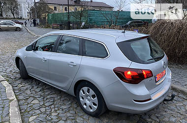 Универсал Opel Astra 2011 в Луцке