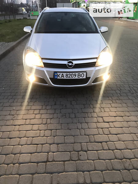 Универсал Opel Astra 2004 в Киеве