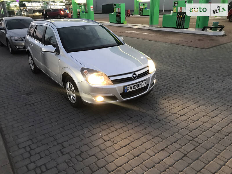 Универсал Opel Astra 2004 в Киеве