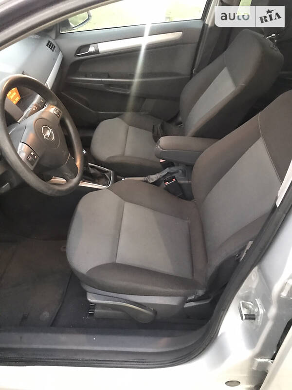 Универсал Opel Astra 2004 в Киеве