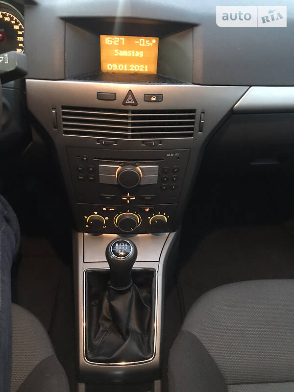Универсал Opel Astra 2004 в Киеве