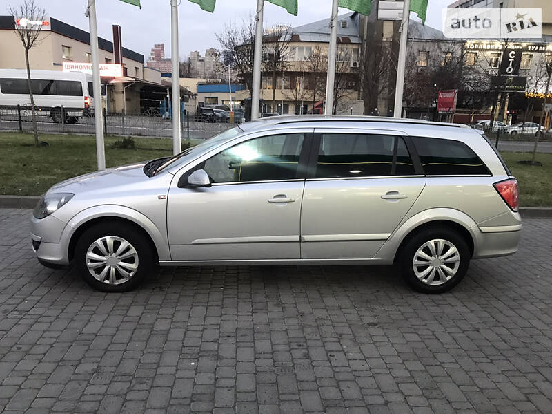 Универсал Opel Astra 2004 в Киеве