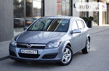 Хэтчбек Opel Astra 2006 в Ужгороде