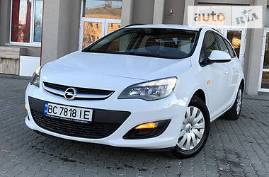 Универсал Opel Astra 2015 в Дрогобыче