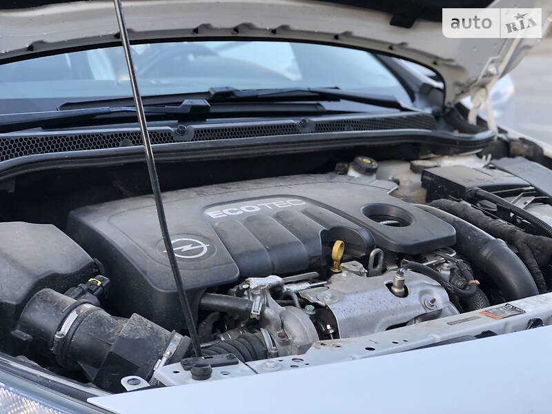 Універсал Opel Astra 2015 в Дрогобичі