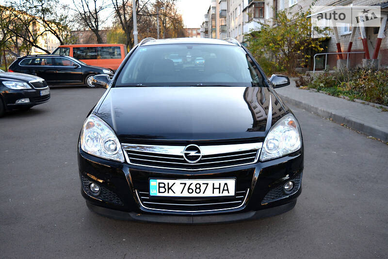 Универсал Opel Astra 2007 в Ровно