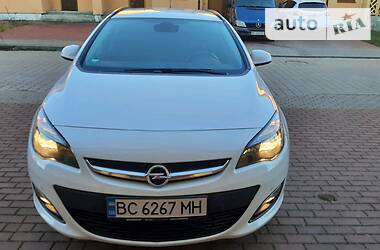 Универсал Opel Astra 2015 в Стрые