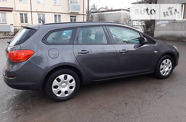 Универсал Opel Astra 2012 в Тернополе