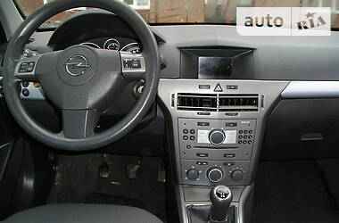 Хэтчбек Opel Astra 2006 в Виннице