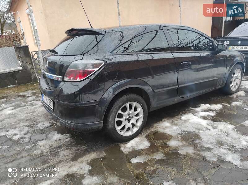 Купе Opel Astra 2006 в Ужгороде