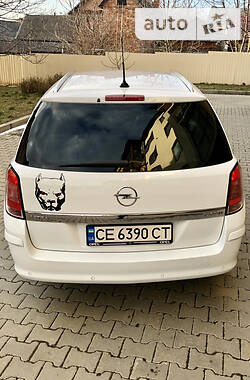 Универсал Opel Astra 2010 в Черновцах