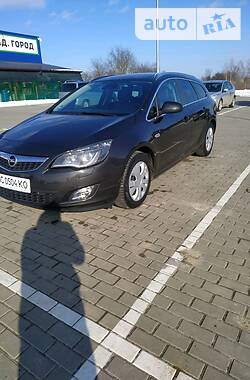 Универсал Opel Astra 2011 в Дрогобыче