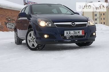 Универсал Opel Astra 2010 в Дрогобыче