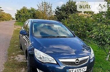 Универсал Opel Astra 2011 в Каховке