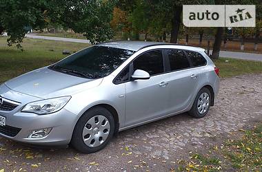 Opel Astra 2012