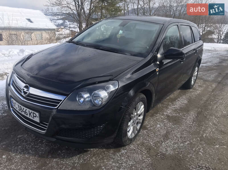 Універсал Opel Astra 2010 в Турці