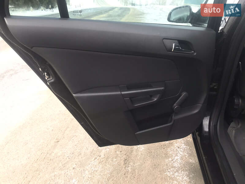 Універсал Opel Astra 2010 в Турці