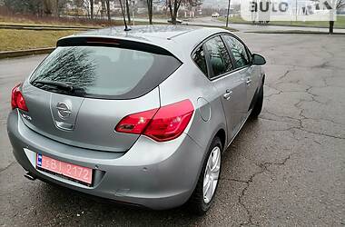 Хэтчбек Opel Astra 2010 в Ровно