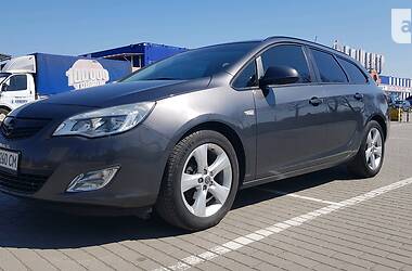 Opel Astra 2011