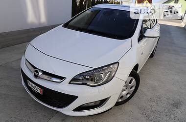 Универсал Opel Astra 2015 в Дрогобыче