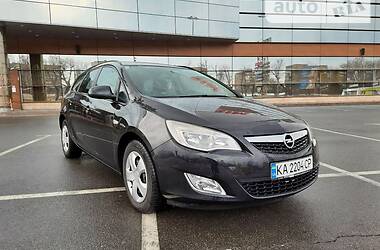 Универсал Opel Astra 2012 в Киеве