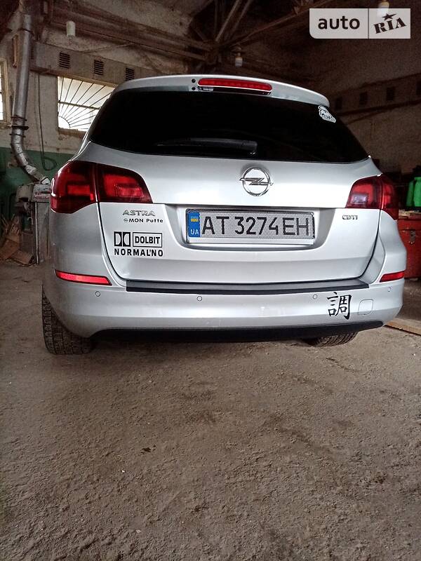 Універсал Opel Astra 2011 в Бурштині