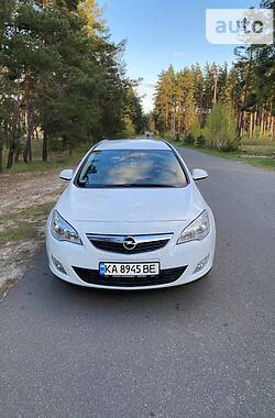 Opel Astra 2011