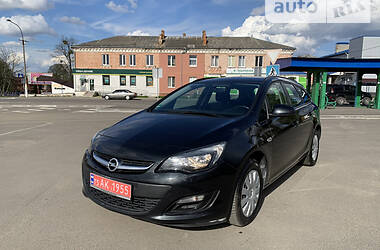 Универсал Opel Astra 2013 в Нововолынске