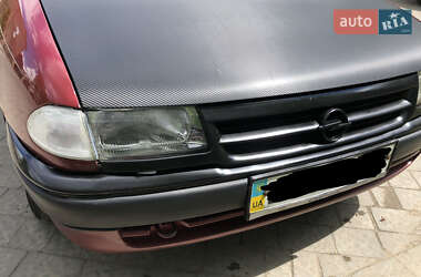 Хэтчбек Opel Astra 1992 в 