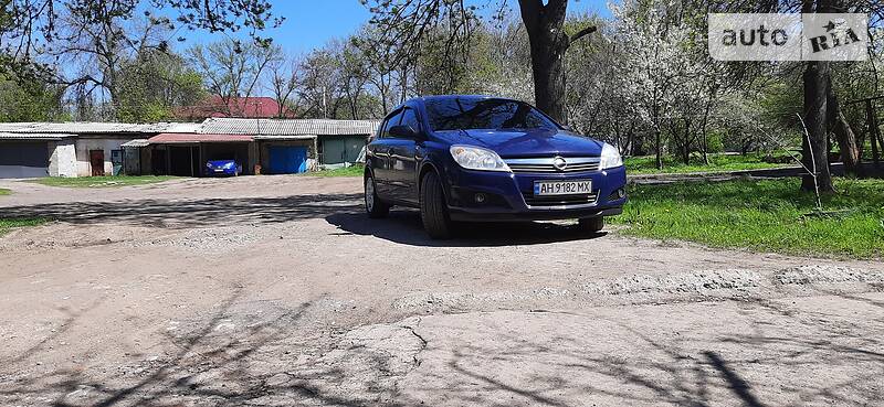 Хэтчбек Opel Astra 2007 в Славянске