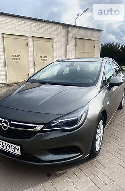 Універсал Opel Astra 2016 в Києві