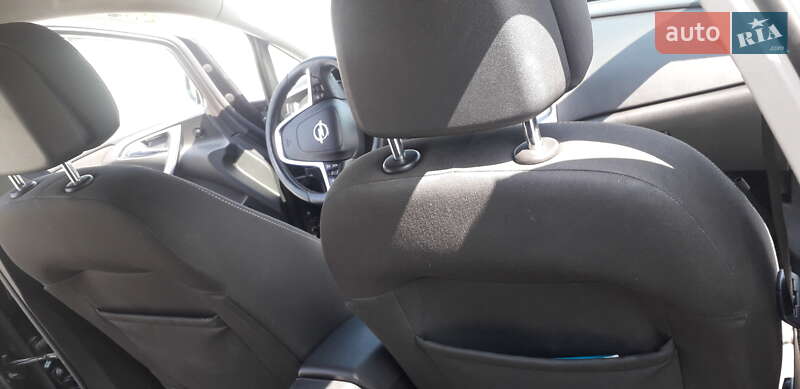 Универсал Opel Astra 2013 в Остроге