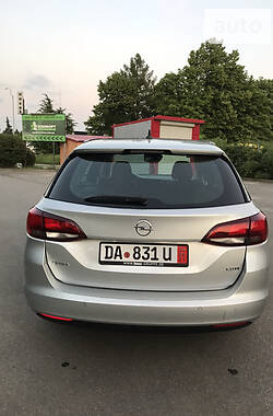 Универсал Opel Astra 2017 в Тернополе