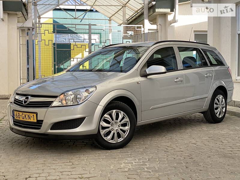 Универсал Opel Astra 2008 в Стрые