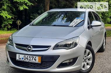 Универсал Opel Astra 2015 в Дрогобыче