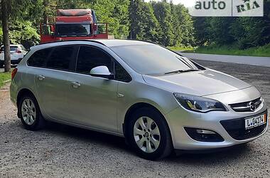 Универсал Opel Astra 2015 в Дрогобыче