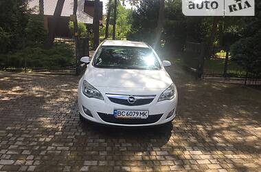 Універсал Opel Astra 2012 в Львові